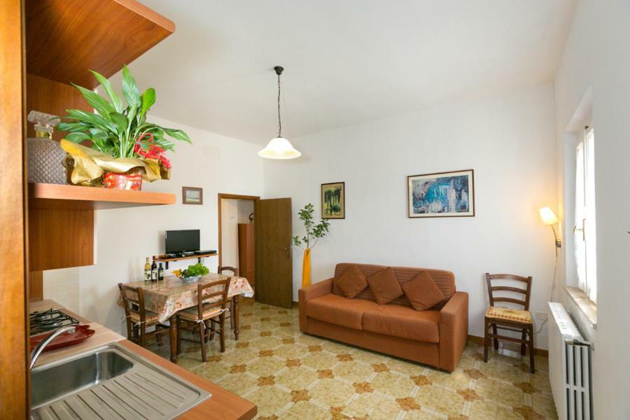 Agriturismo Case Nuove Castellina Marittima Eksteriør billede